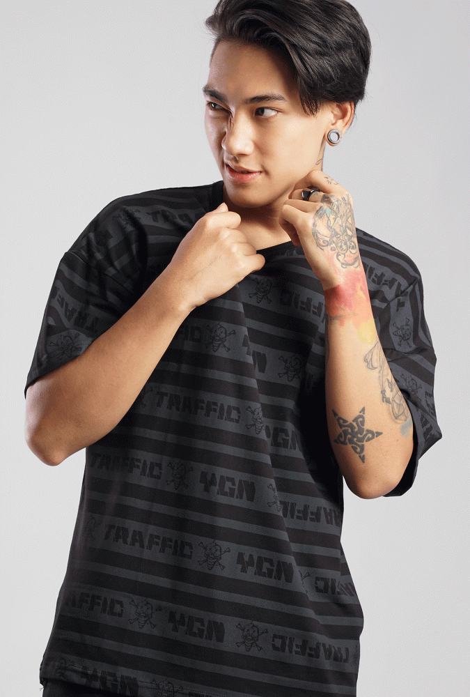 YGN TRAFFIC  Word Logo Design Stripe Tshirt(Black)